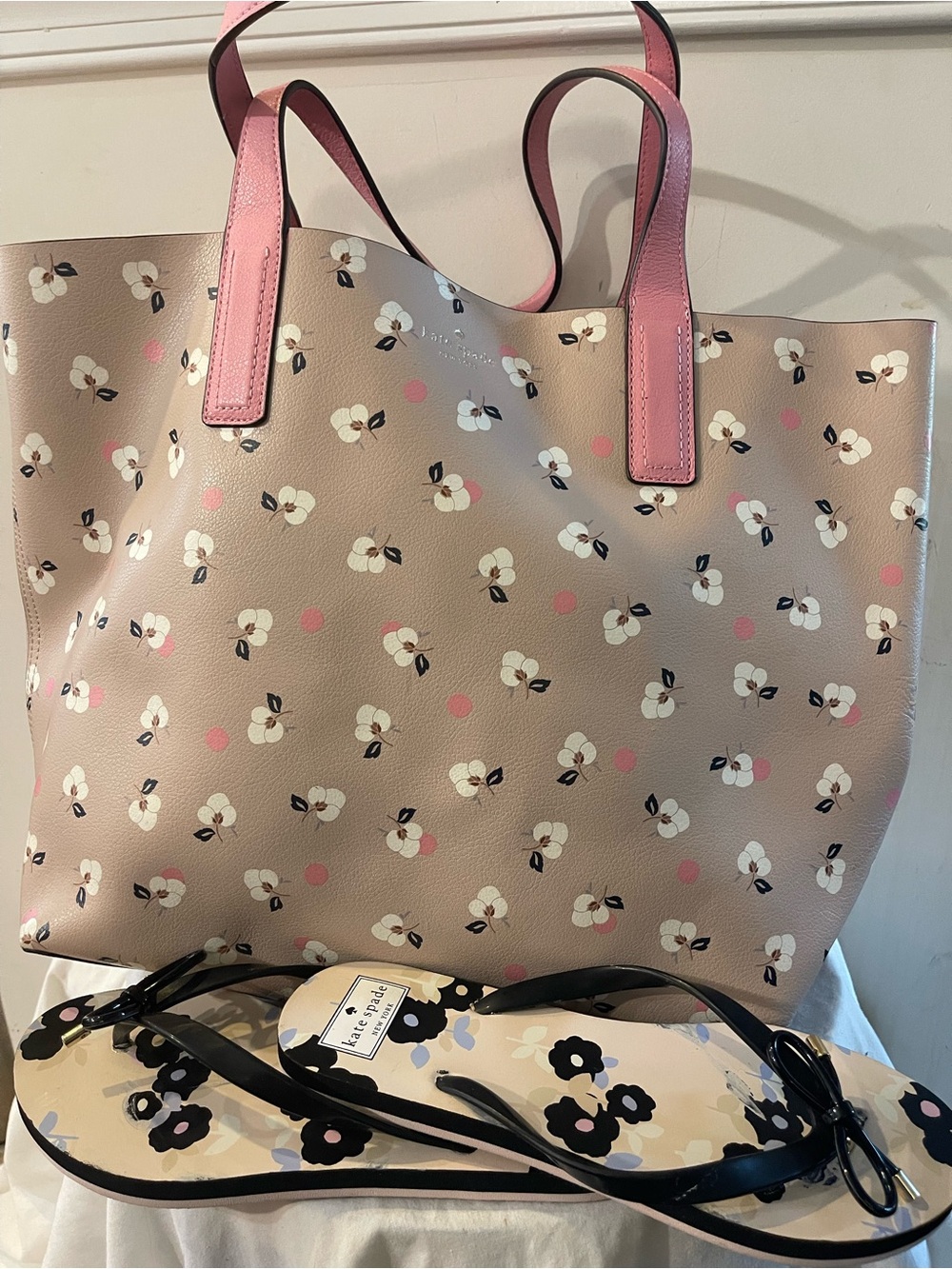 Kate Spade Floral Print Tote Bag with Thong Sandals